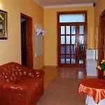 Julia Aparthotel