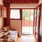 Julia Aparthotel 3*