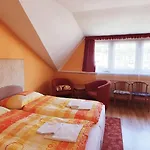 Aparthotel Julia 3*