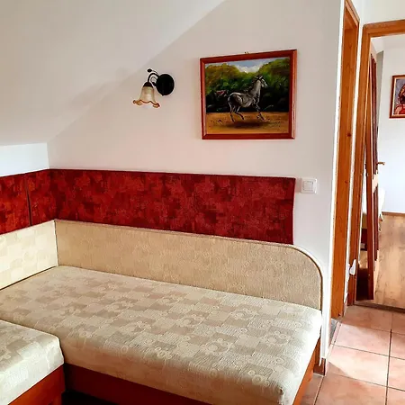 Julia Aparthotel