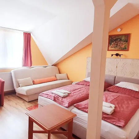 Aparthotel Julia Heviz